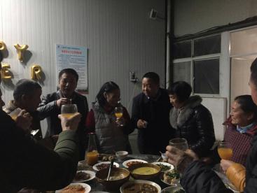 新年開(kāi)工第四天，借著新年的喜慶，公司為2月份生日的員工舉辦了“生日宴”